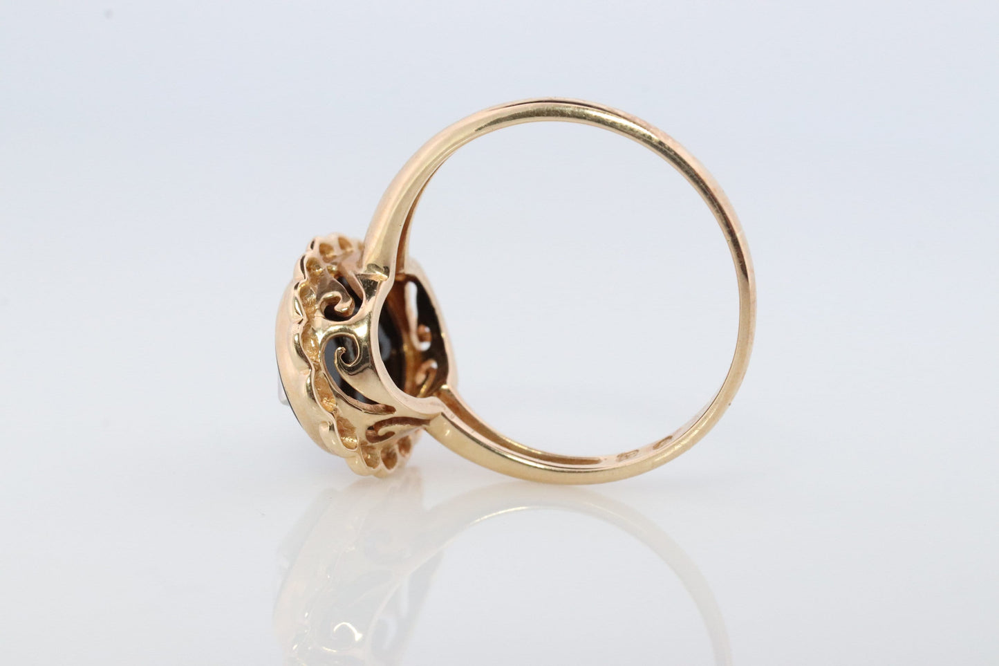 10k ONYX and diamond ring. Oval Onyx bezel set victorian mourning ring. #1061