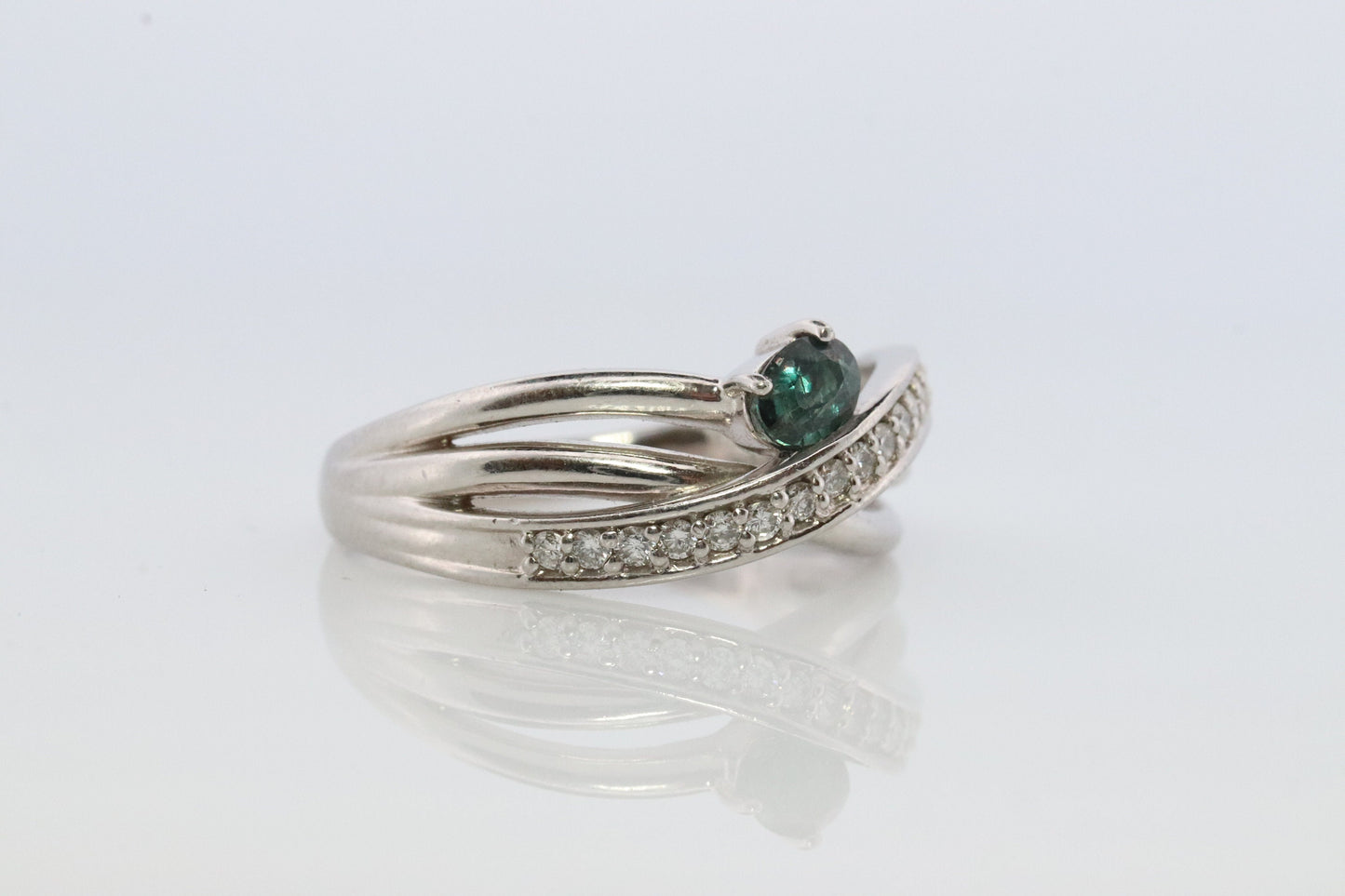 Genuine Alexandrite Ring. 900 Platinum setting round Natural ALEXANDRITE ring with diamond accents. X Cross Platinum Solitaire.