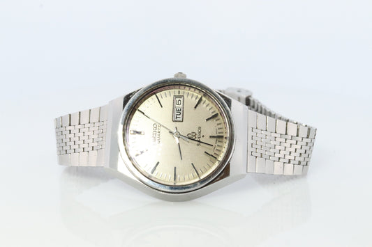 Seiko Superior Watch. SEIKO 4883-8000 Vintage 1970s SEIKO Day Date With Japanese and English Calendar.