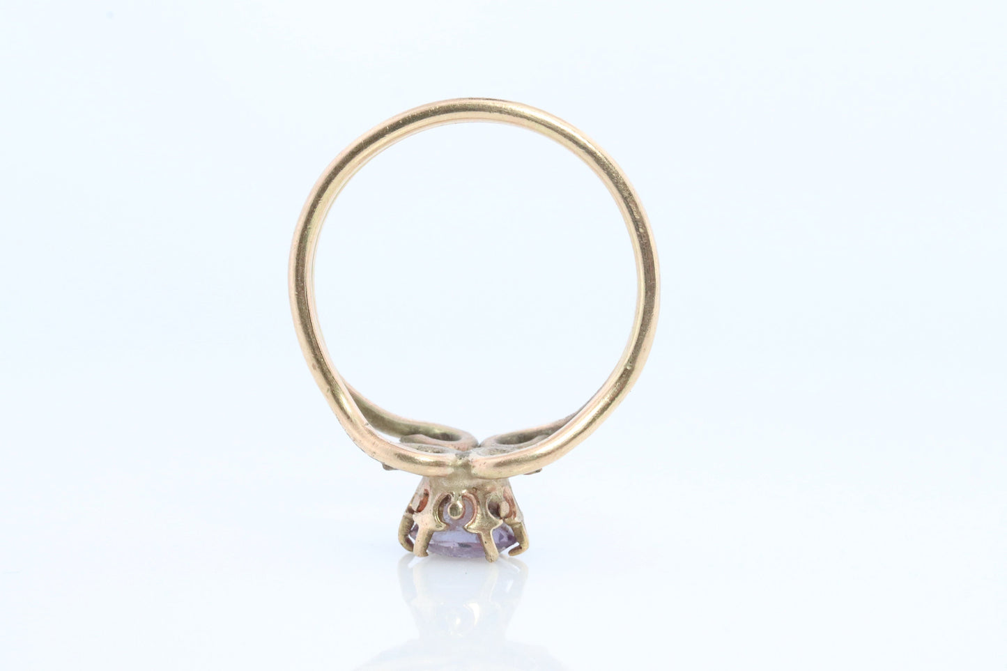 Amethyst 10k Gold solitaire ring. Vintage Estate Ring. Prong set Amethyst Ring.