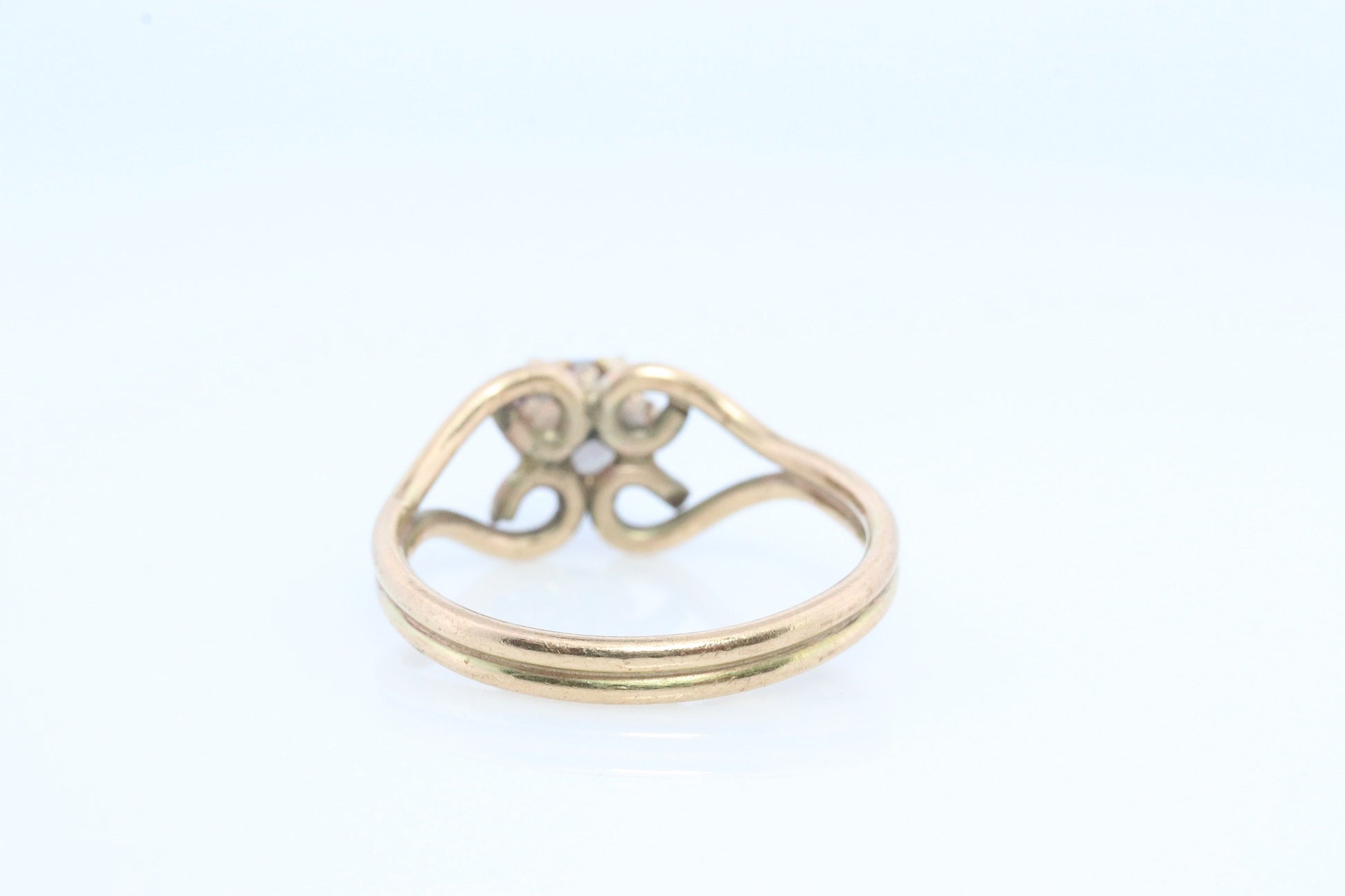 Amethyst 10k Gold solitaire ring. Vintage Estate Ring. Prong set Amethyst Ring.