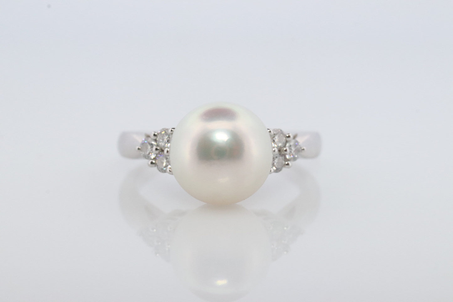 Mikimoto Ring. Vintage Platinum Mikimoto Pearl and Diamond Solitaire. PT950 Mikimoto Large Pearl Ring.