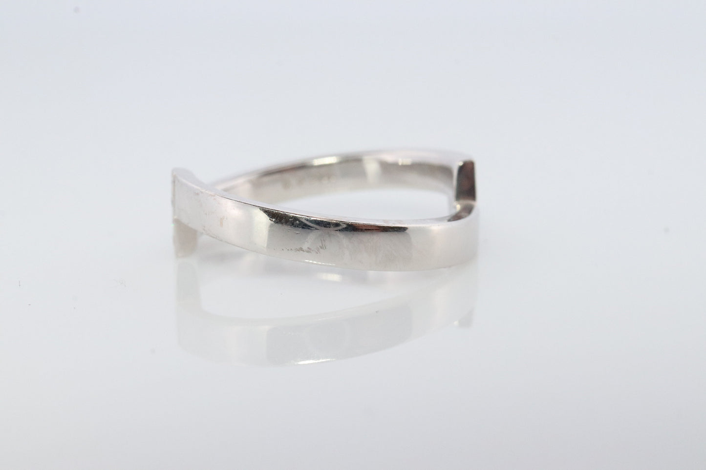 Mikimoto Ring. Vintage 750 Mikimoto Diamond Shifted ring. Mikimoto Diamond Cluster Bombe band. Mikimoto 18k White Gold Wedding band
