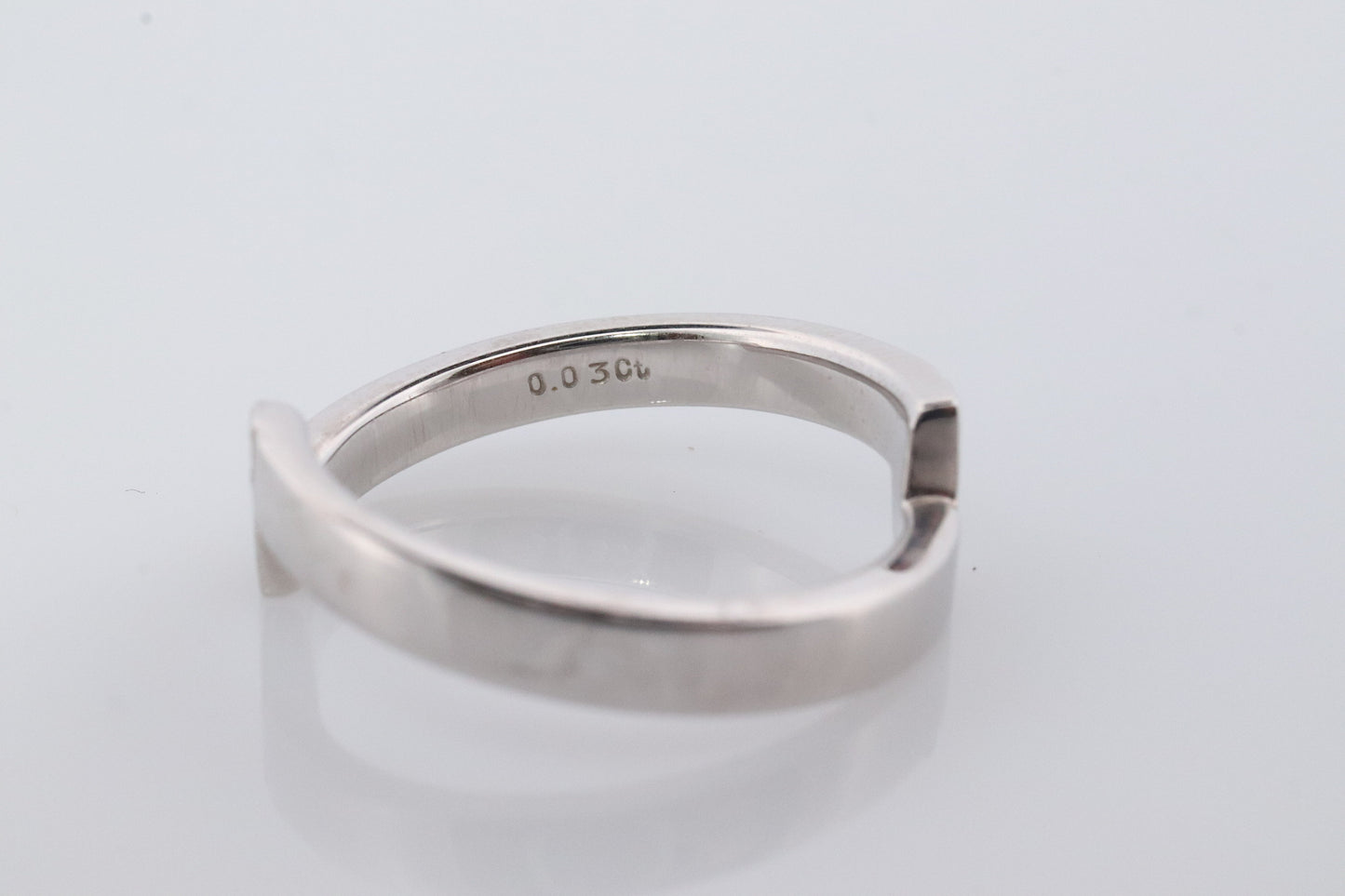 Mikimoto Ring. Vintage 750 Mikimoto Diamond Shifted ring. Mikimoto Diamond Cluster Bombe band. Mikimoto 18k White Gold Wedding band