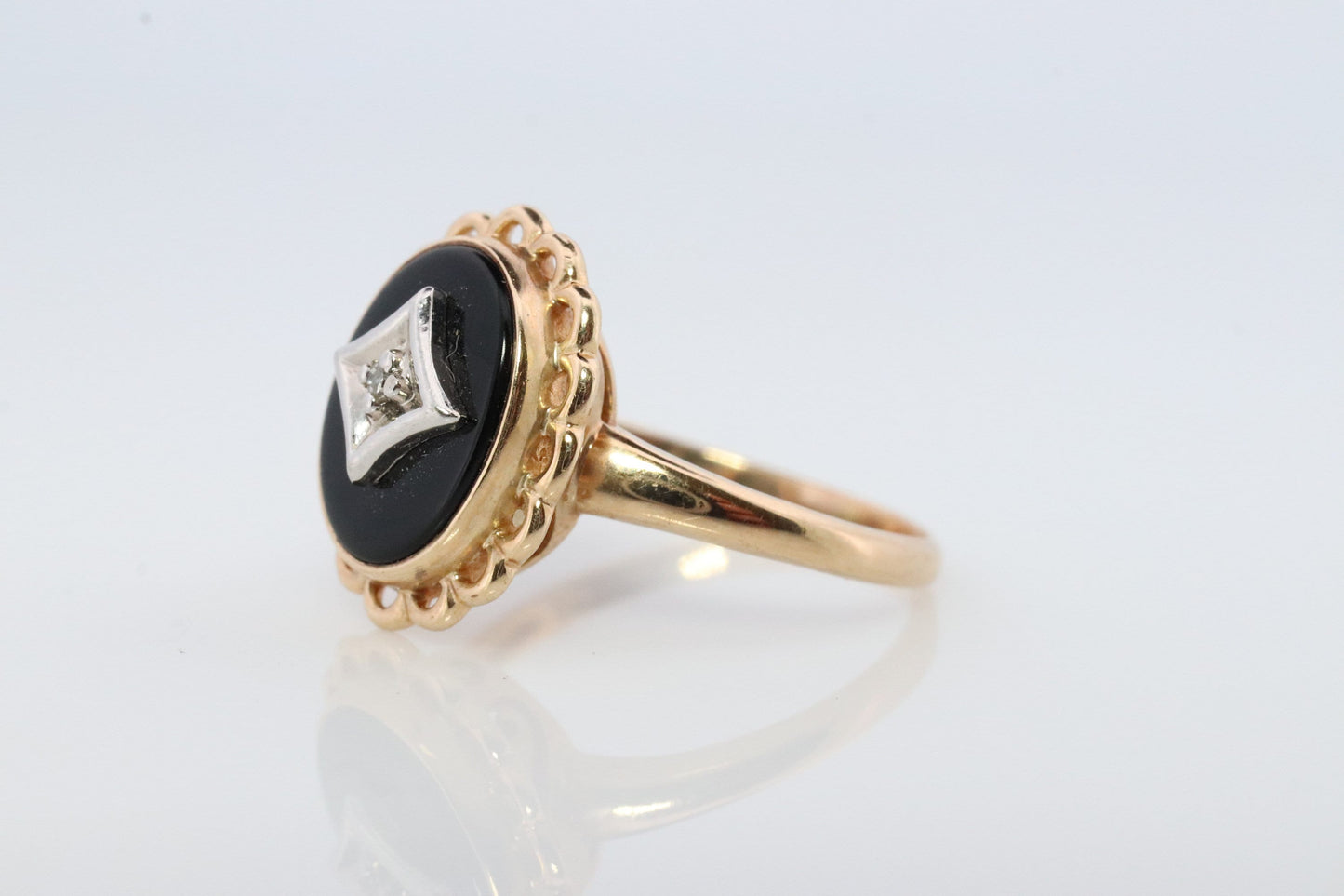 10k ONYX and diamond ring. Oval Onyx bezel set victorian mourning ring. #1061