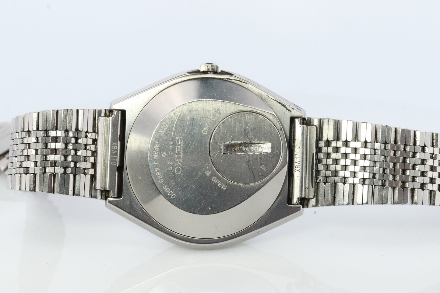 Seiko Superior Watch. SEIKO 4883-8000 Vintage 1970s SEIKO Day Date With Japanese and English Calendar.