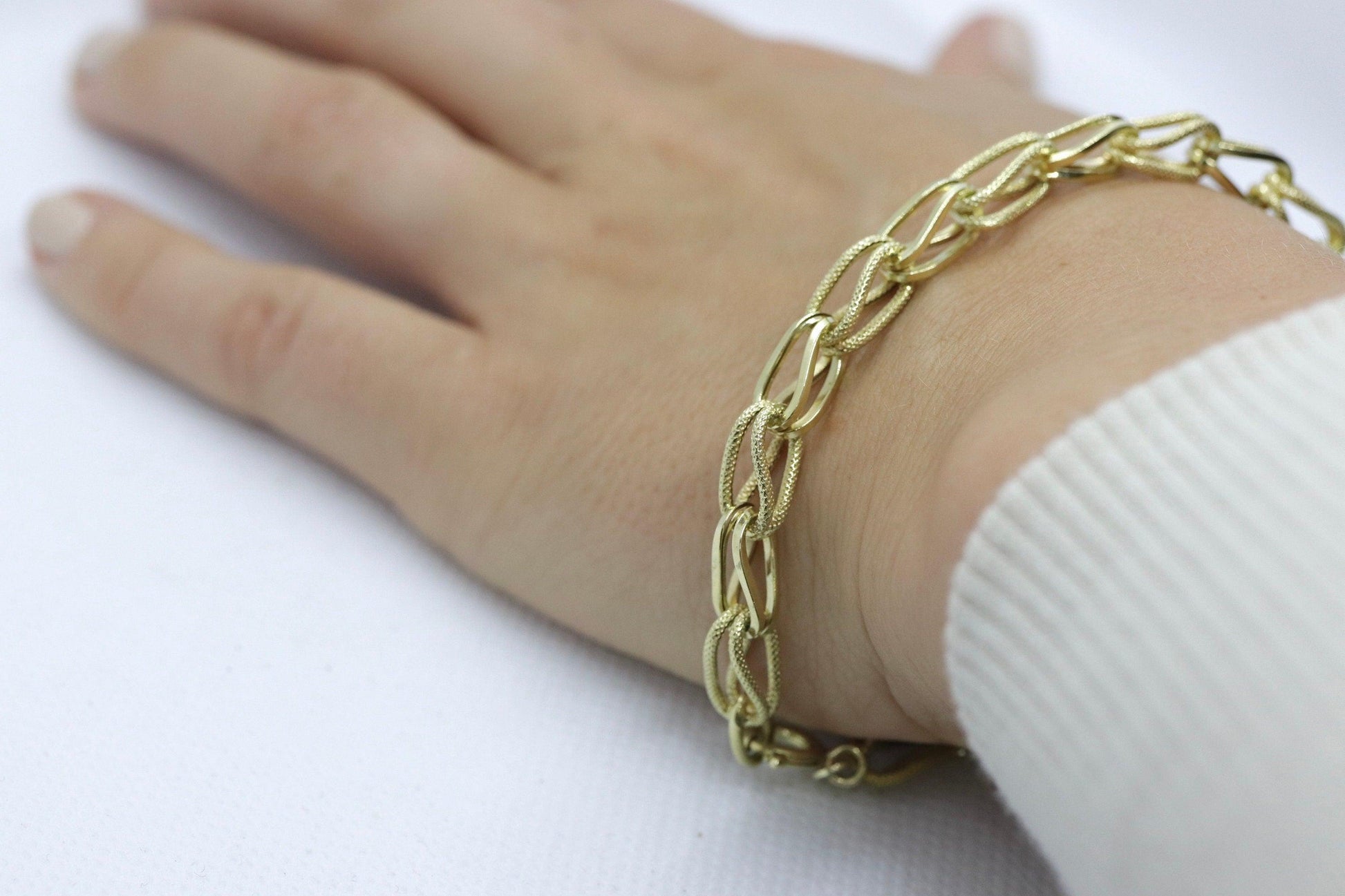 14k UNOAeRRE Textured Link Chain BRACELET. 14k LOOP Italian Bracelet 6.9g