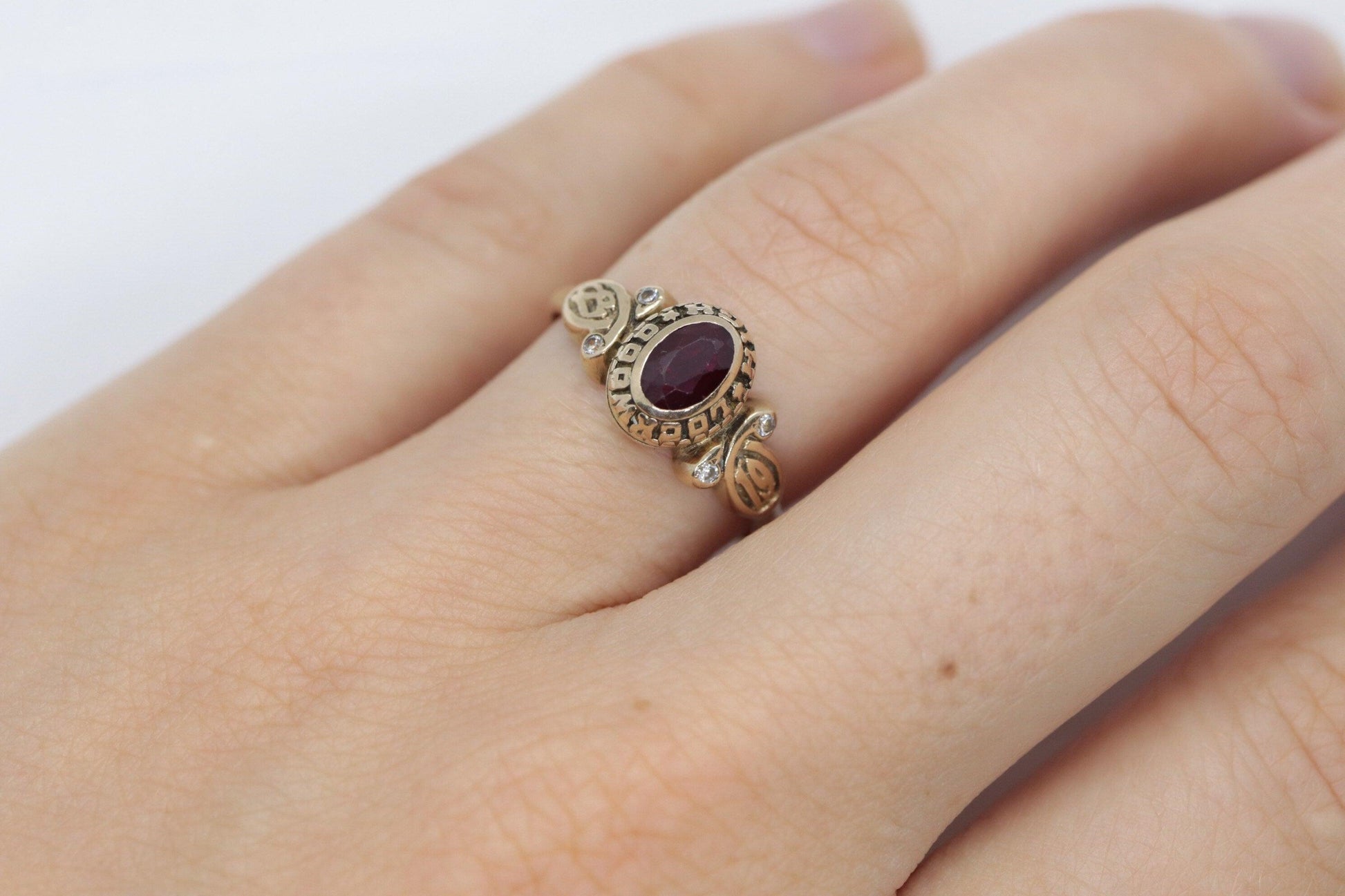 1987 Lockwood High School Class Graduation ring. 10k Gold with LC ruby diamond