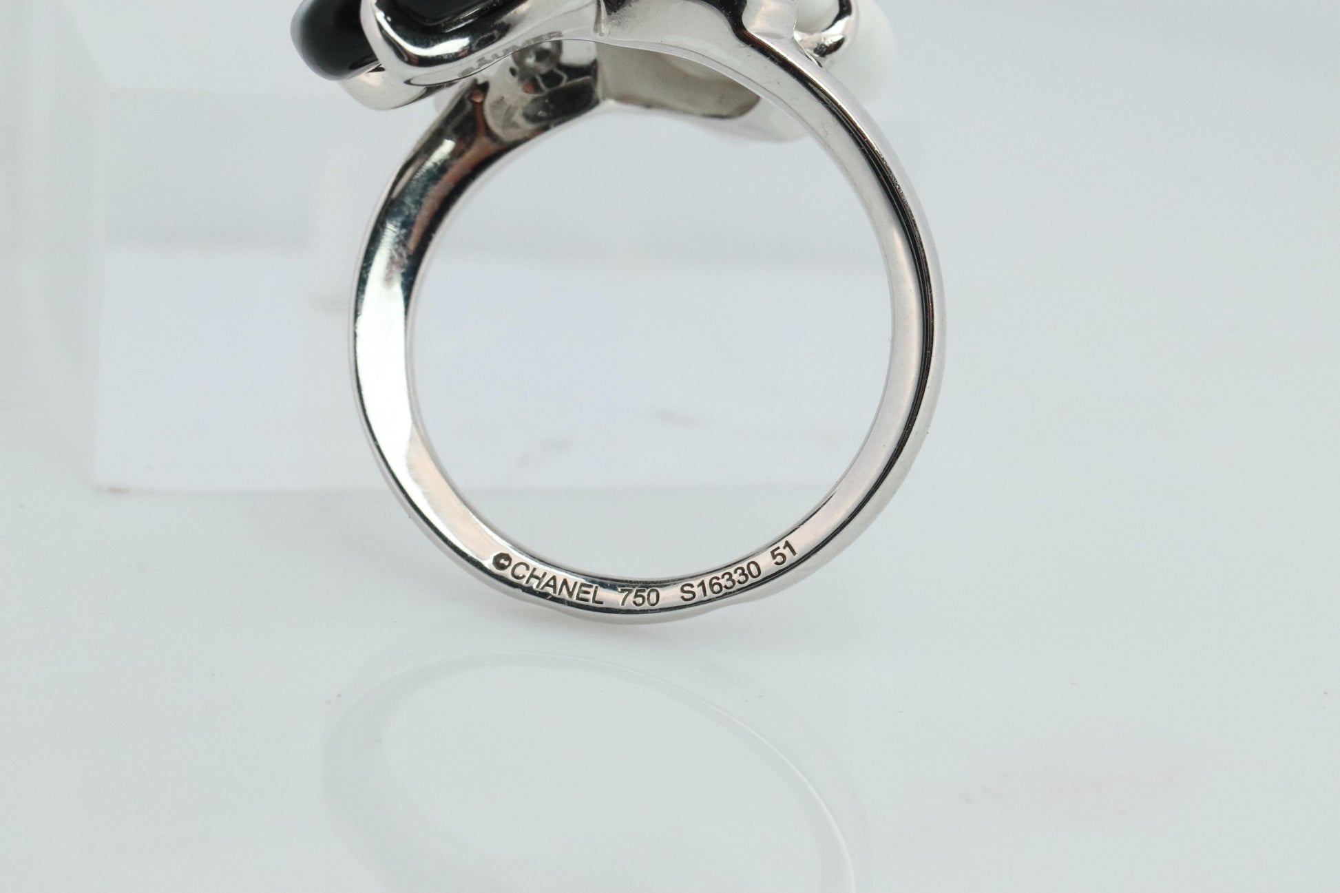 Chanel Camelia Ring. Genuine CHANEL 18k 750 Camelia Onyx Chalcedony Ring.