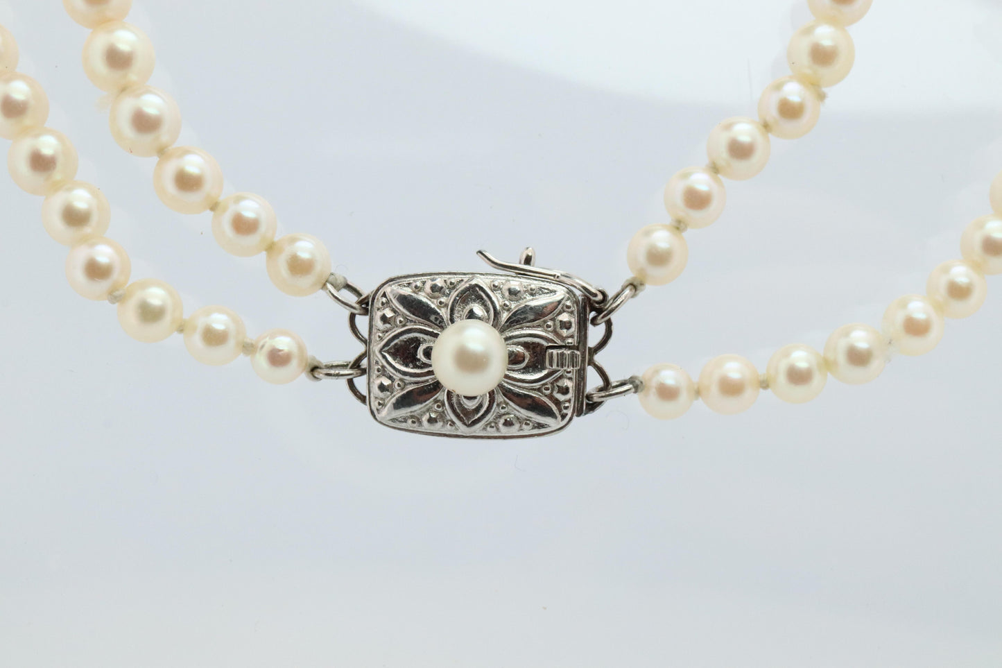 Mikimoto Necklace. Vintage 18k Gold Mikimoto Pearl Double Strand Necklace.