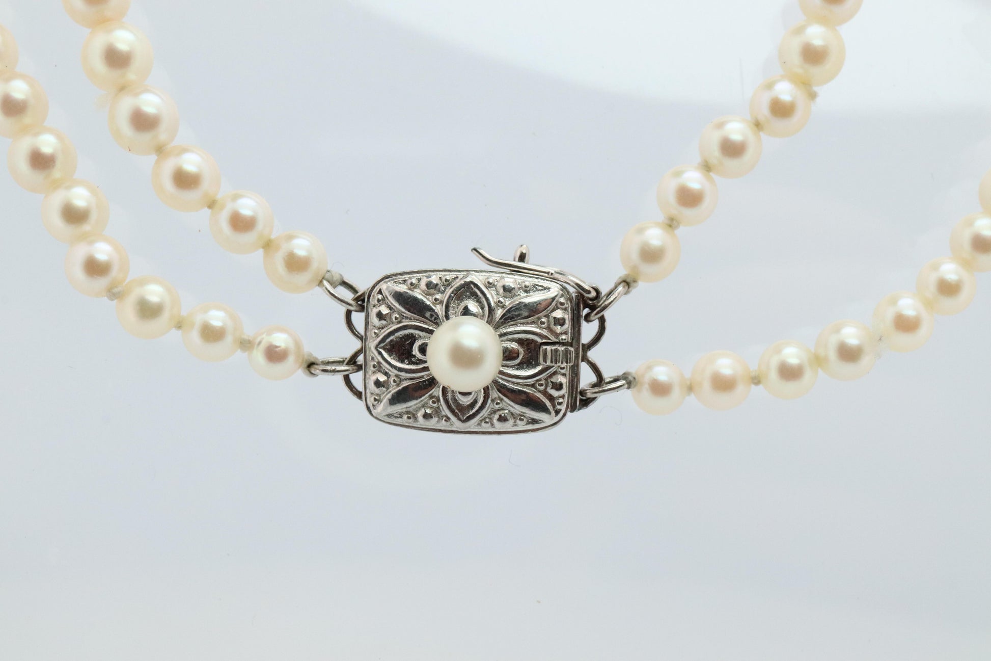 Mikimoto Necklace. Vintage 18k Gold Mikimoto Pearl Double Strand Necklace.