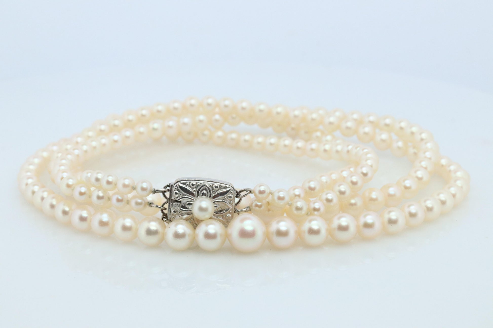 Mikimoto Necklace. Vintage 18k Gold Mikimoto Pearl Double Strand Necklace.