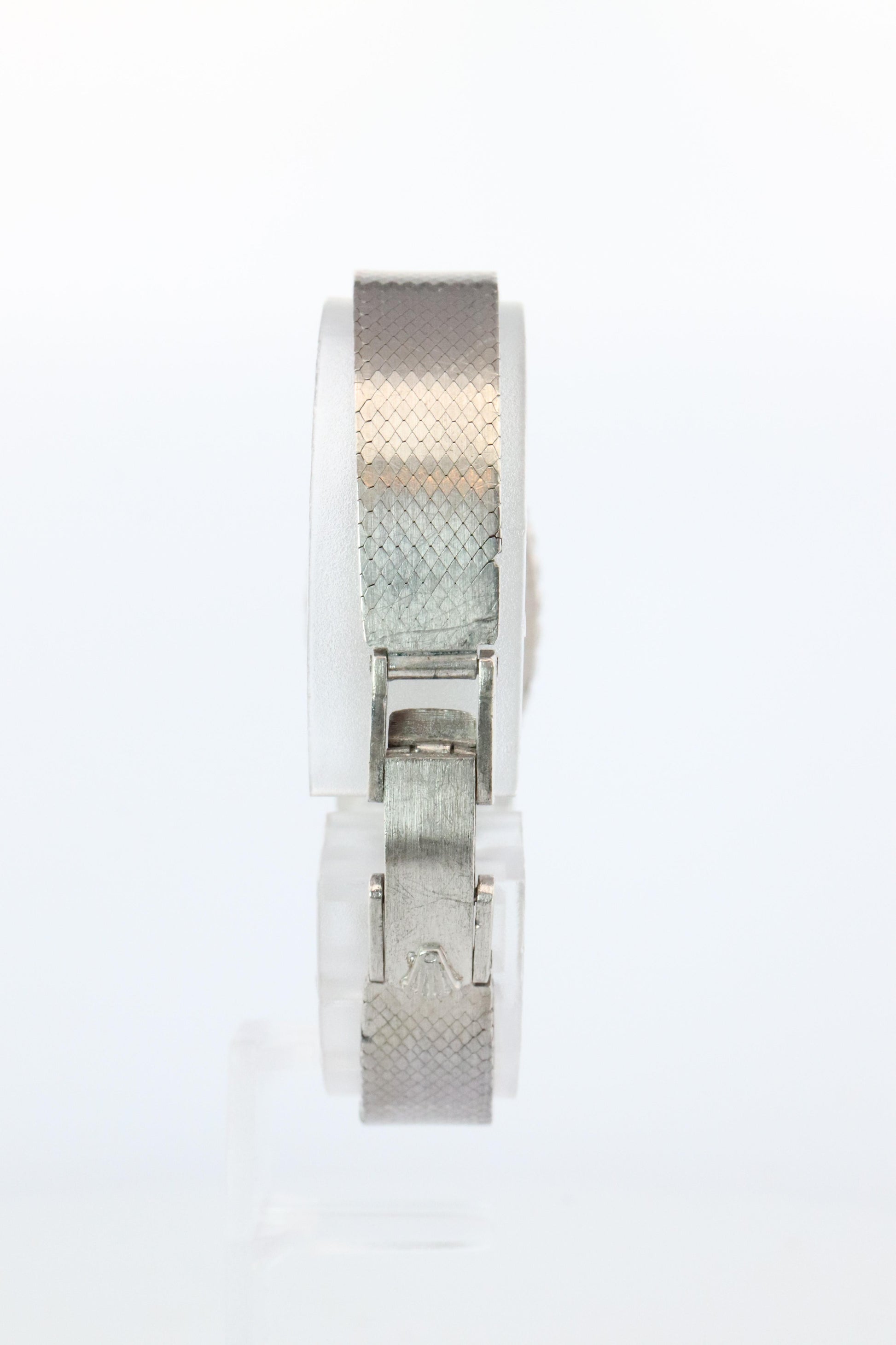 Genuine Diamond Rolex Watch. Ladies 18k Rolex 2195 Manual Watch.