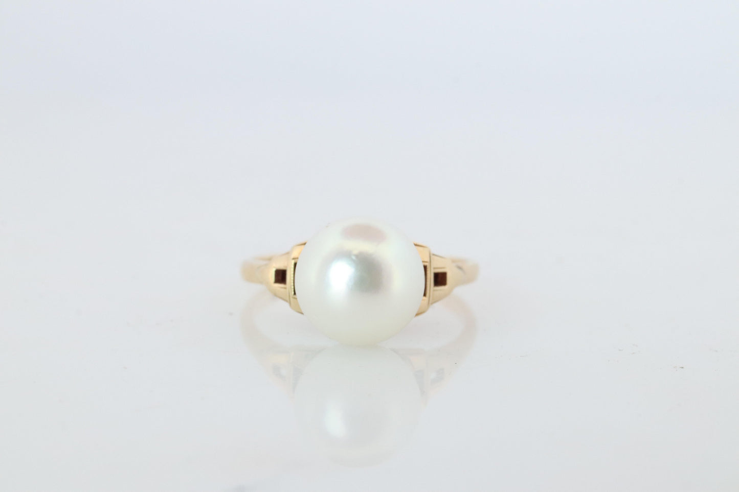 Mikimoto Ring. Vintage 14k Gold Mikimoto Solitaire Pearl ring. Mikimoto Pearl