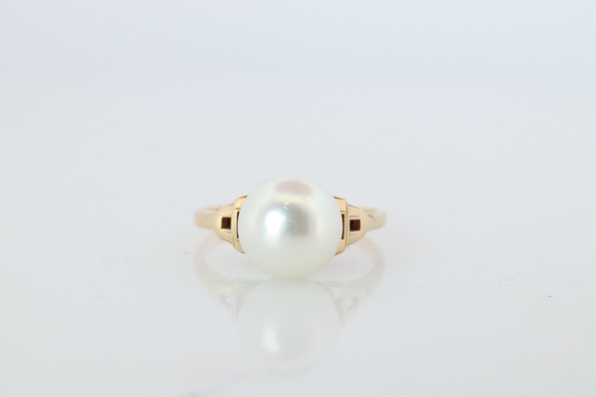 Mikimoto Ring. Vintage 14k Gold Mikimoto Solitaire Pearl ring. Mikimoto Pearl