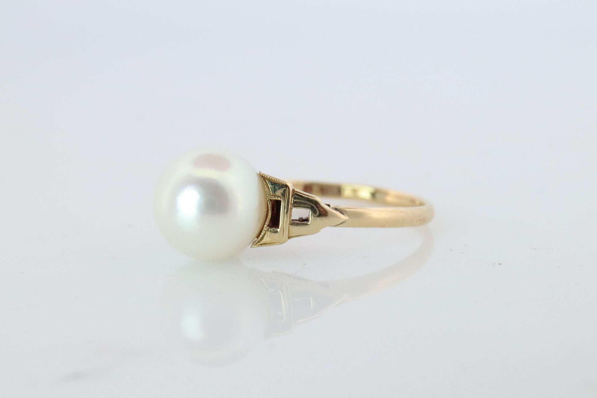 Mikimoto Ring. Vintage 14k Gold Mikimoto Solitaire Pearl ring. Mikimoto Pearl