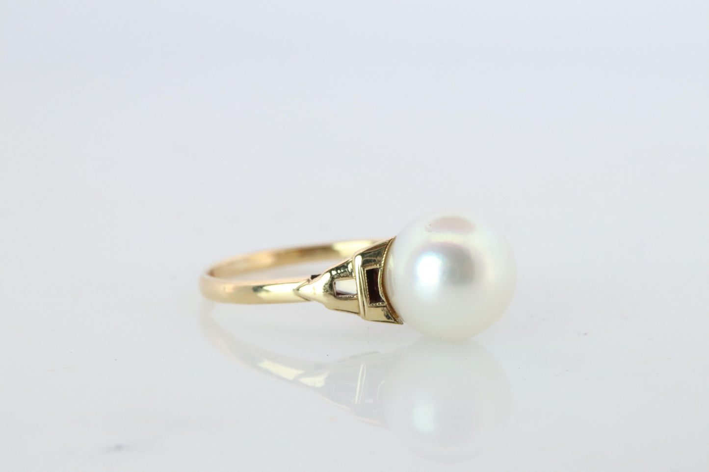 Mikimoto Ring. Vintage 14k Gold Mikimoto Solitaire Pearl ring. Mikimoto Pearl