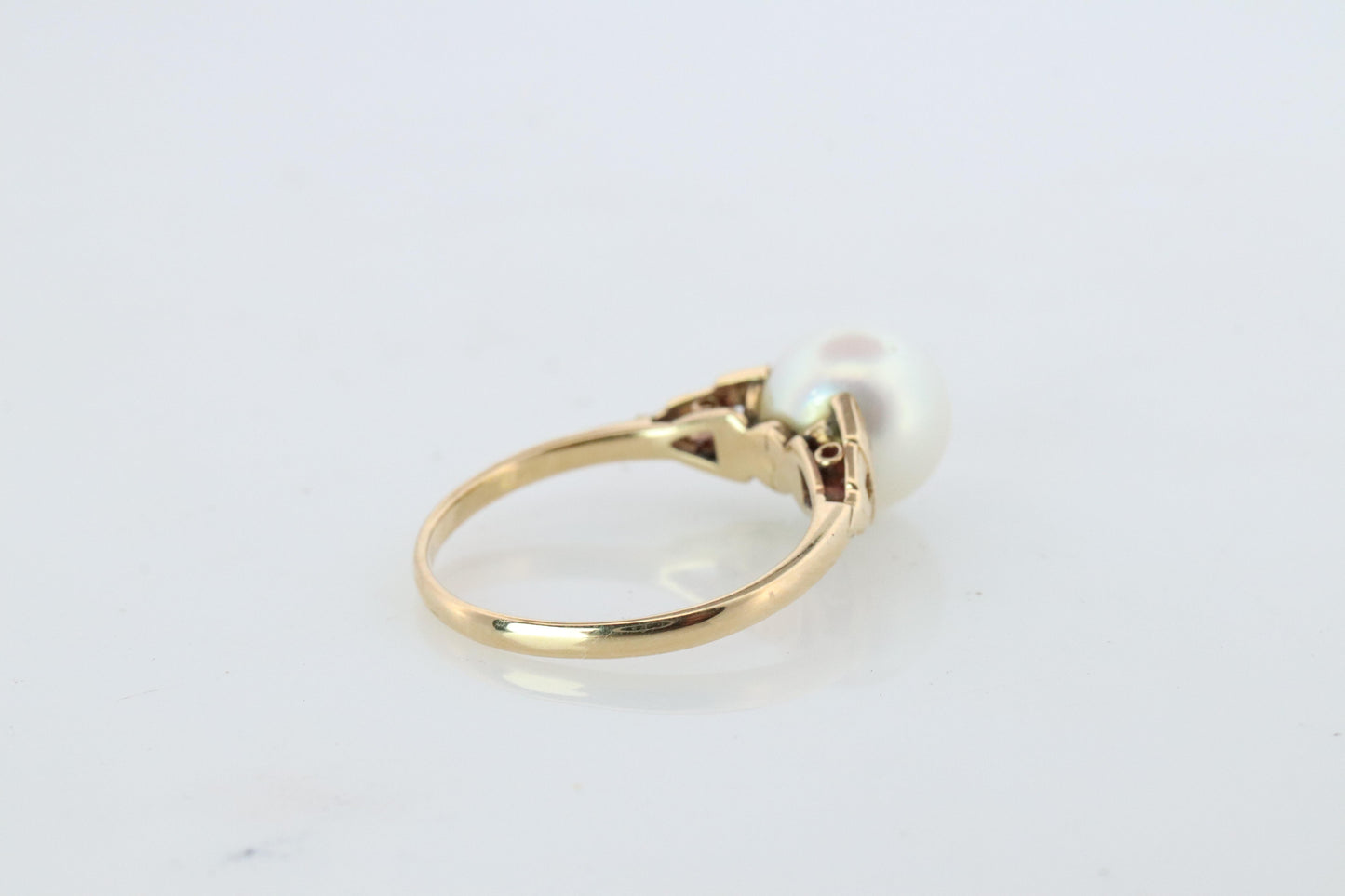 Mikimoto Ring. Vintage 14k Gold Mikimoto Solitaire Pearl ring. Mikimoto Pearl