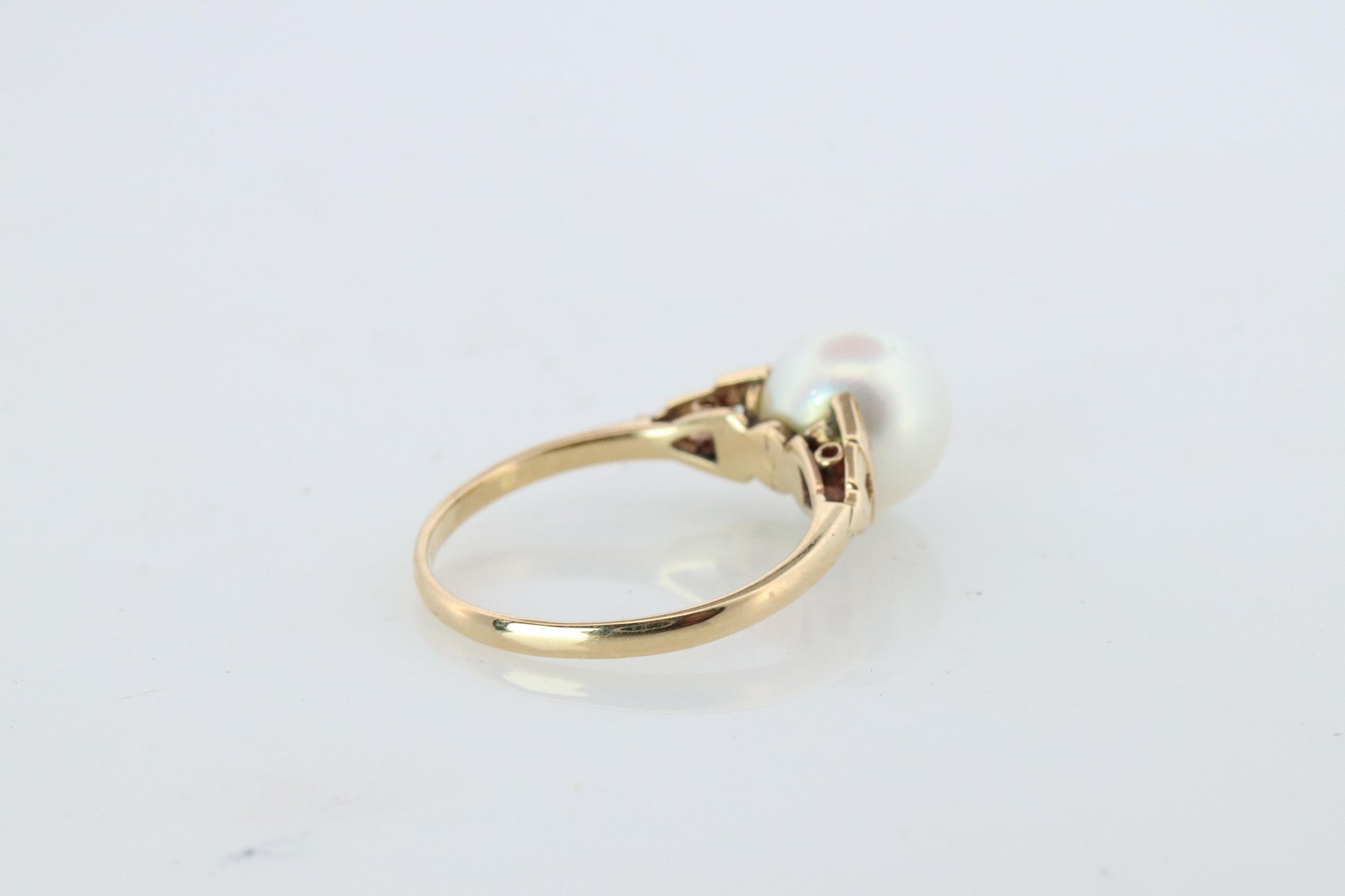 Mikimoto Ring. Vintage 14k Gold Mikimoto Solitaire Pearl ring. Mikimoto Pearl