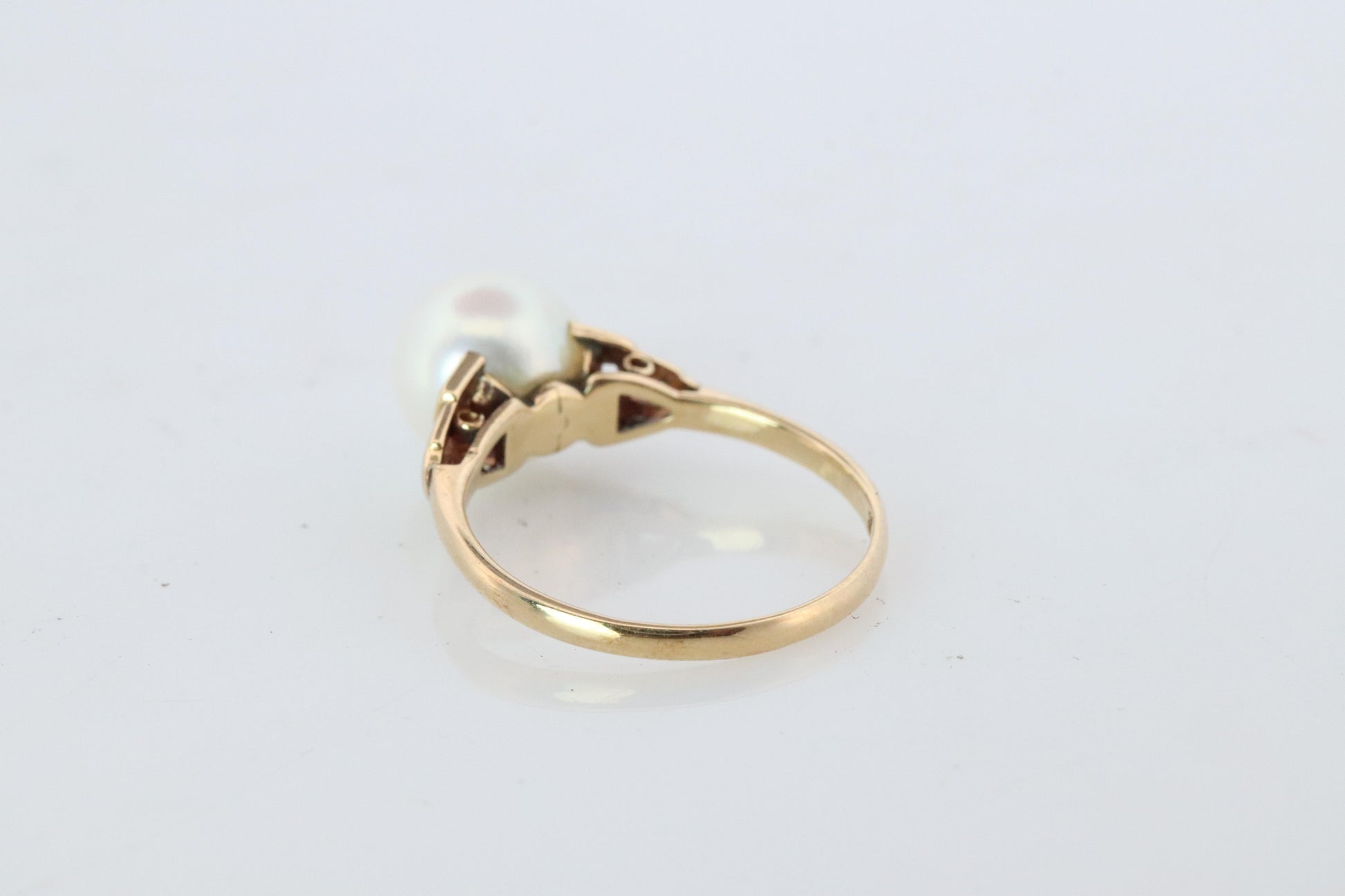 Mikimoto Ring. Vintage 14k Gold Mikimoto Solitaire Pearl ring. Mikimoto Pearl