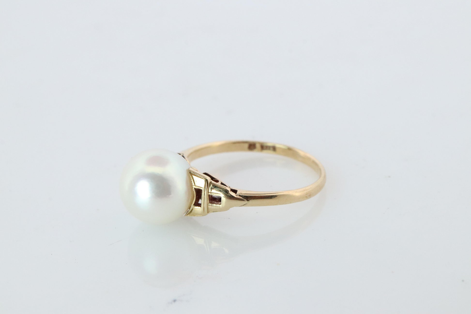 Mikimoto Ring. Vintage 14k Gold Mikimoto Solitaire Pearl ring. Mikimoto Pearl