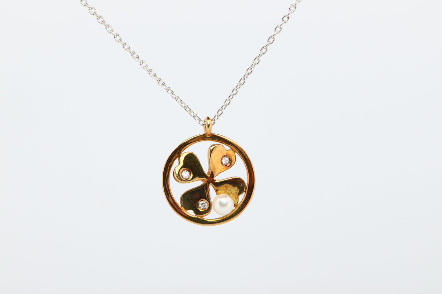 Mikimoto Pendant. Vintage 18k Gold Mikimoto Diamond Round Clover Leaf Necklace.