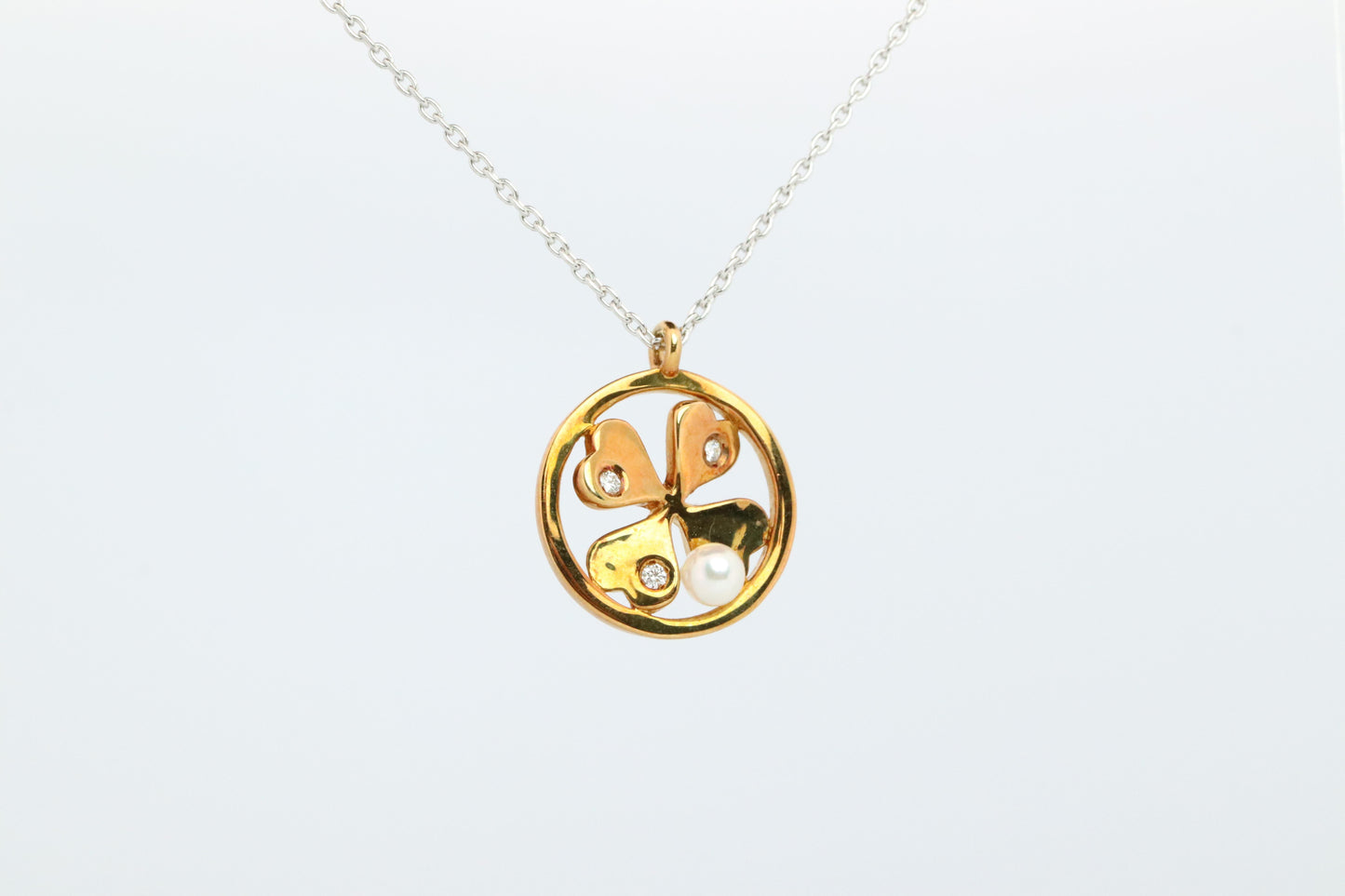 Mikimoto Pendant. Vintage 18k Gold Mikimoto Diamond Round Clover Leaf Necklace.