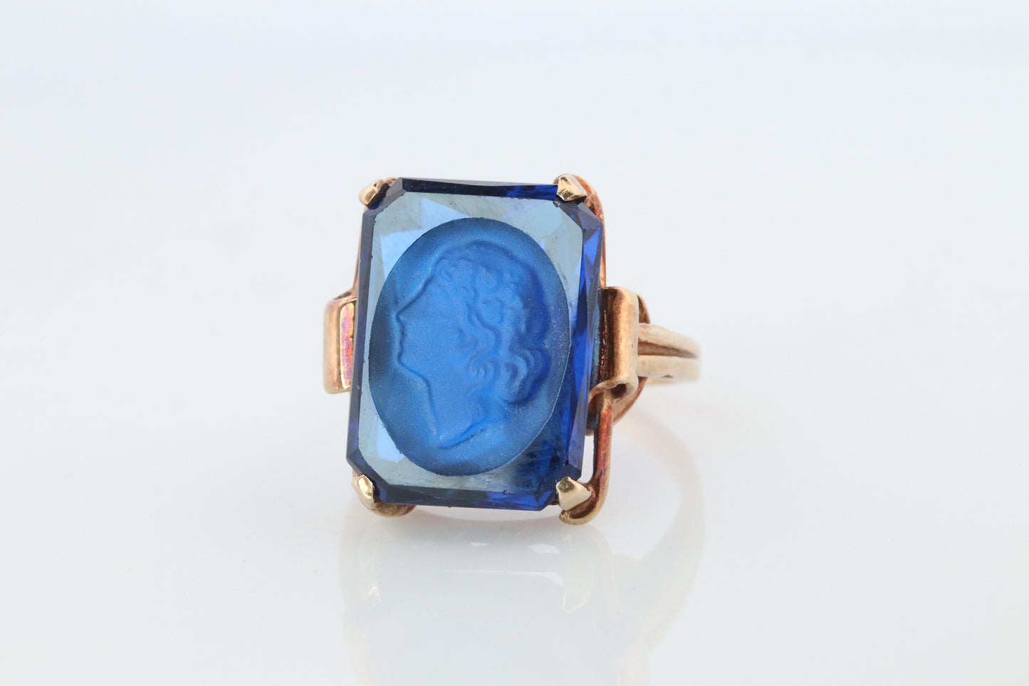 10k Sapphire Intaglio face ring. Vintage Sapphire Carved Face ring