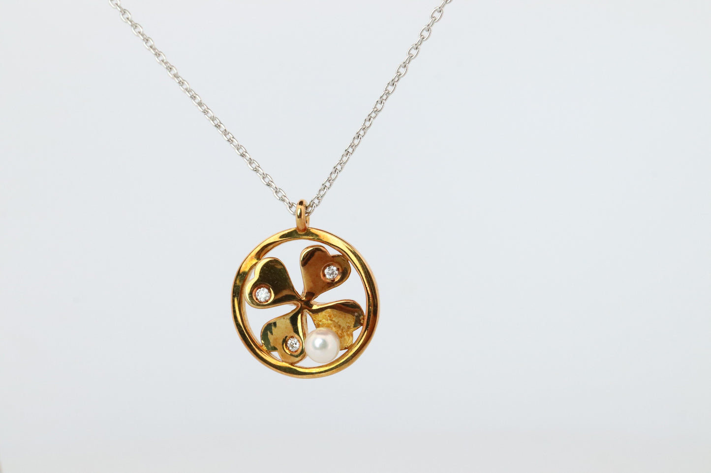 Mikimoto Pendant. Vintage 18k Gold Mikimoto Diamond Round Clover Leaf Necklace.