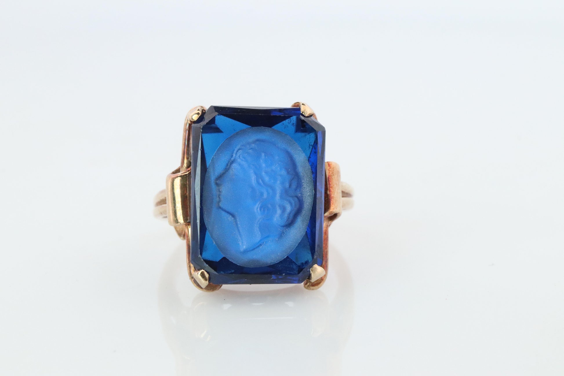 10k Sapphire Intaglio face ring. Vintage Sapphire Carved Face ring