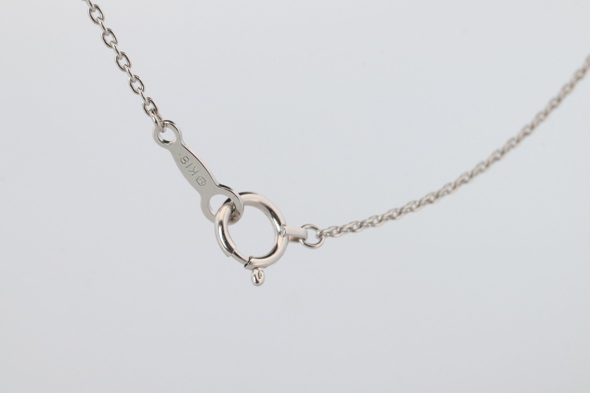 Mikimoto Pendant. Vintage 18k Gold Mikimoto Diamond Round Clover Leaf Necklace.