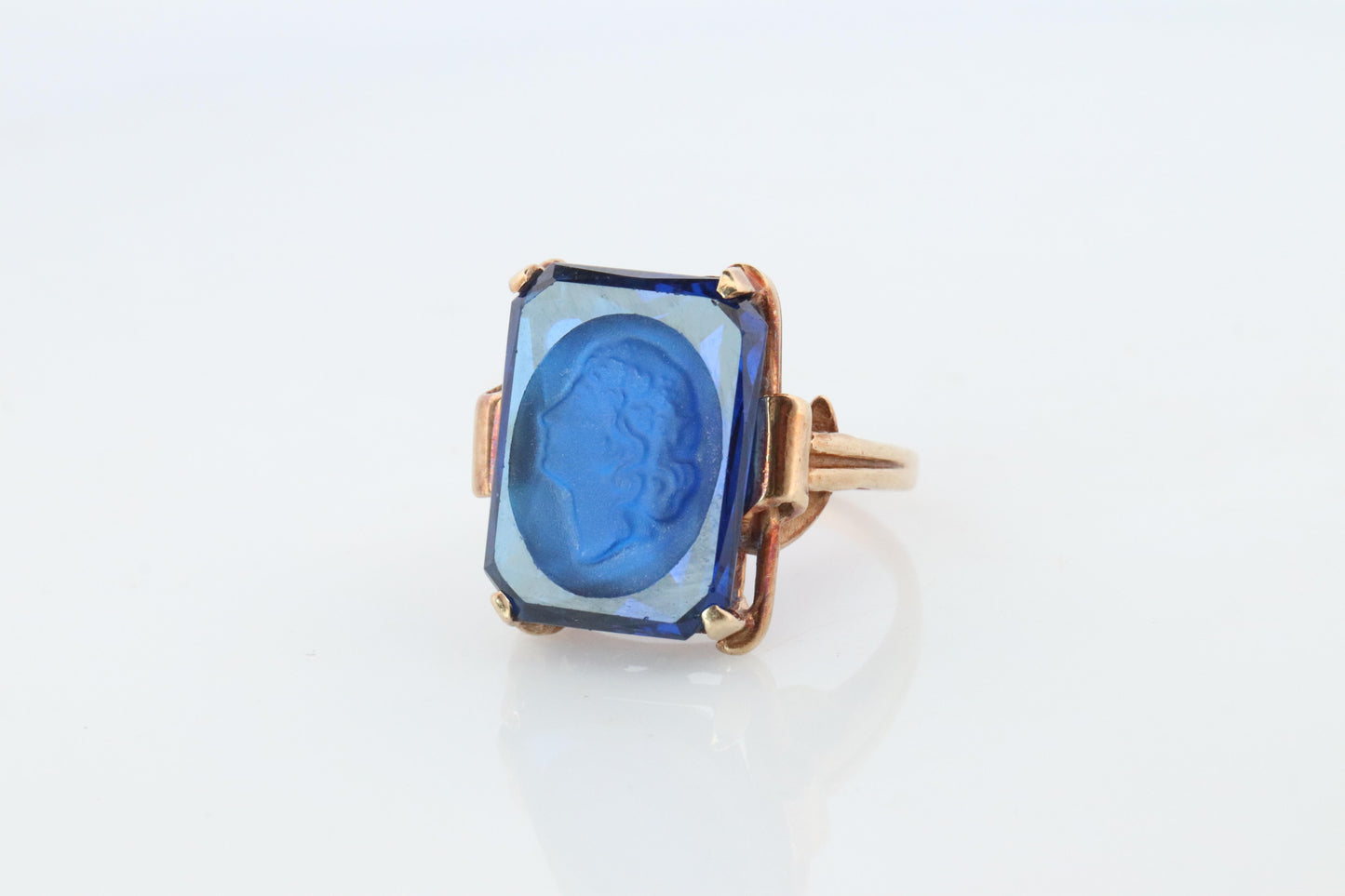 10k Sapphire Intaglio face ring. Vintage Sapphire Carved Face ring