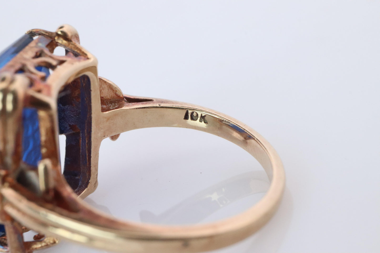 10k Sapphire Intaglio face ring. Vintage Sapphire Carved Face ring