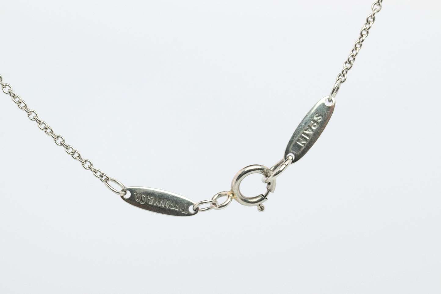 Tiffany and Co Heart Pendant. Platinum Tiffany Elsa Peretti Heart Necklace