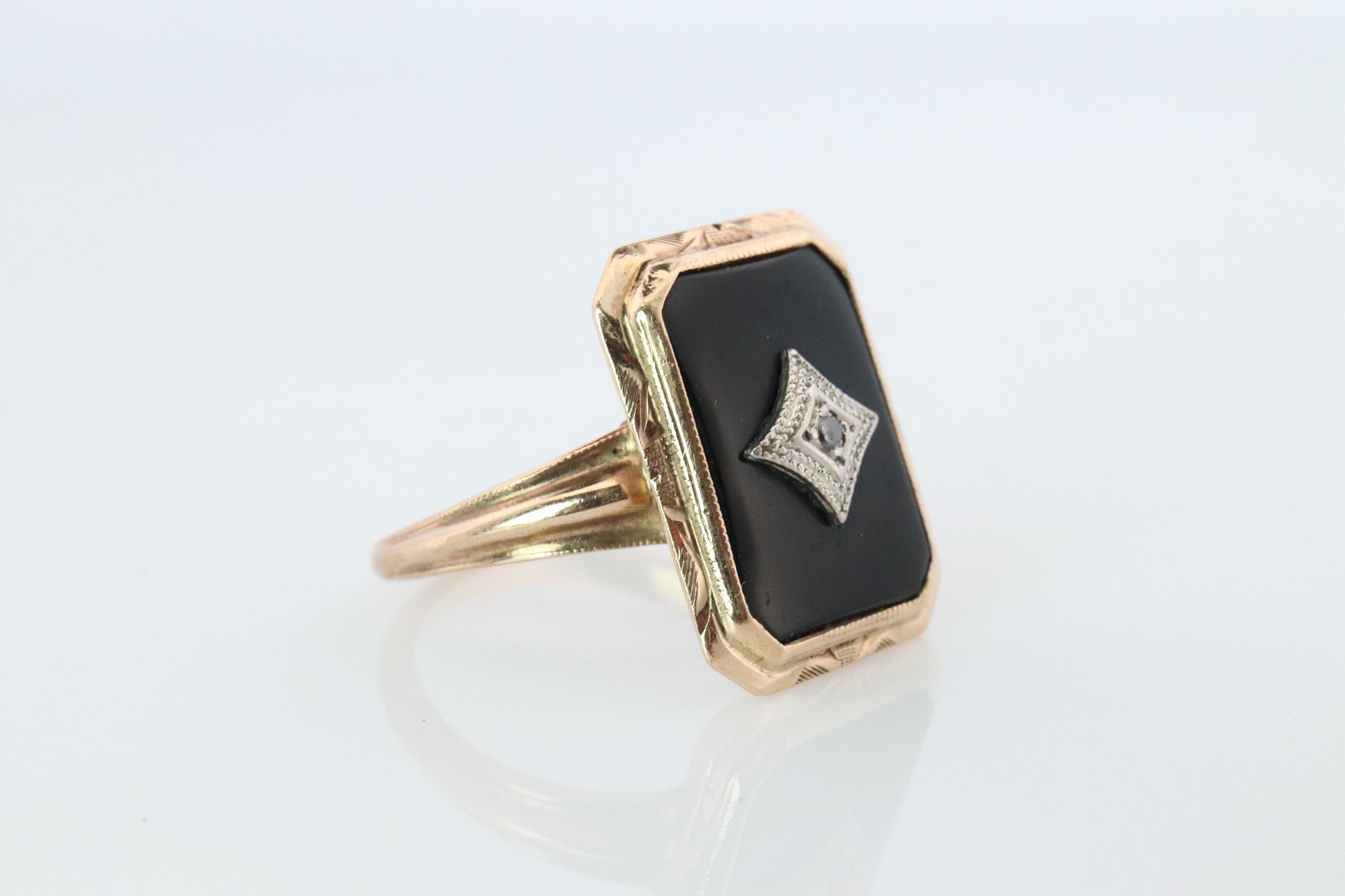 10k ONYX Diamond ring. Vintage Budlong, Dockert & Armstrong BDA ring