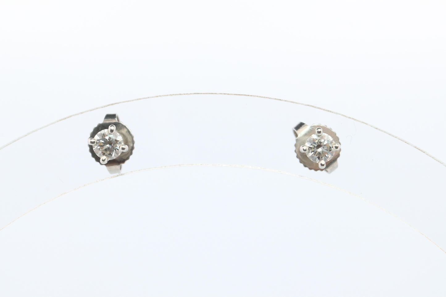 Tiffany & Co Diamond Stud Earrings. Platinum T&CO Diamond Studs.