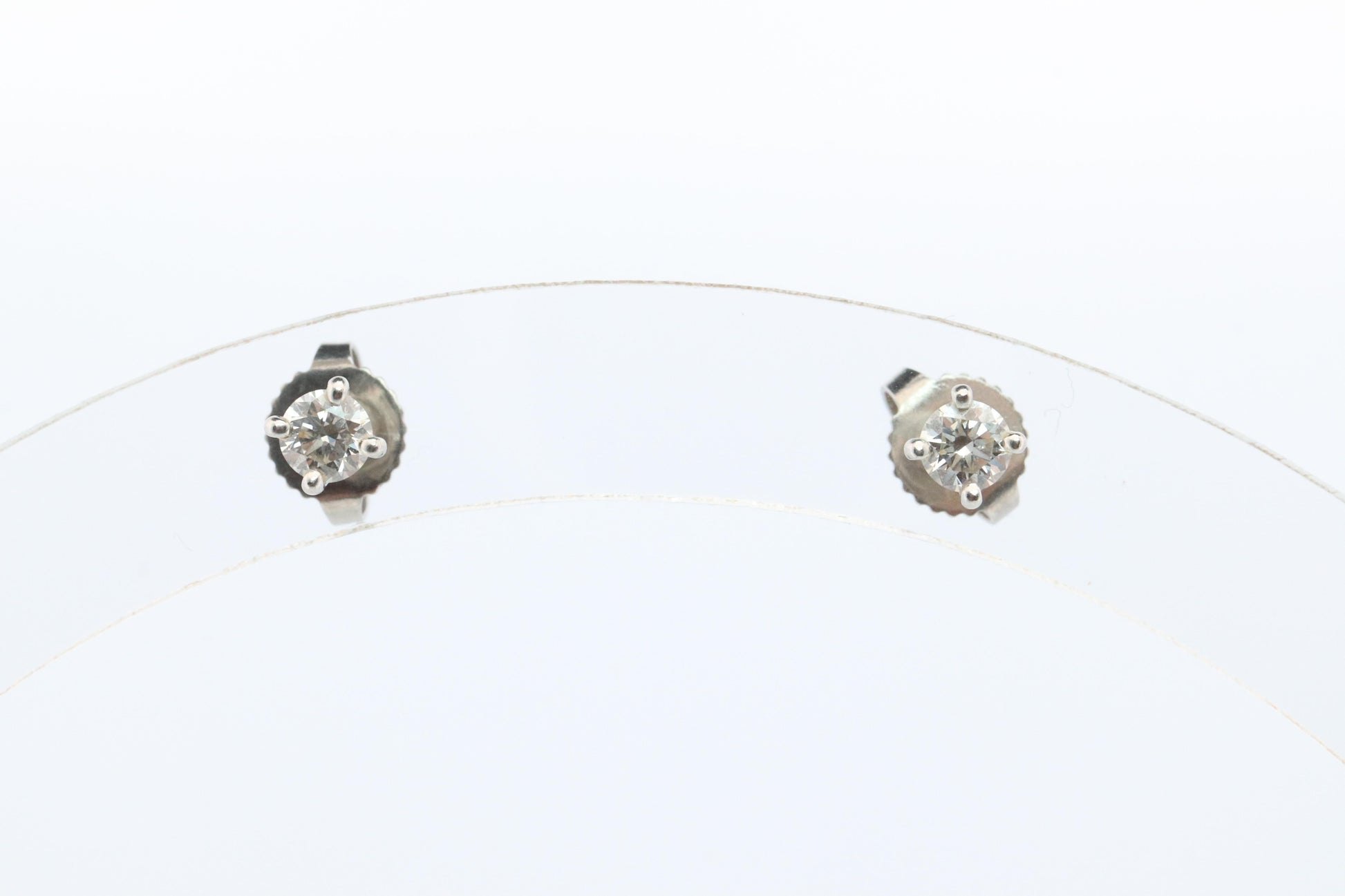 Tiffany & Co Diamond Stud Earrings. Platinum T&CO Diamond Studs.