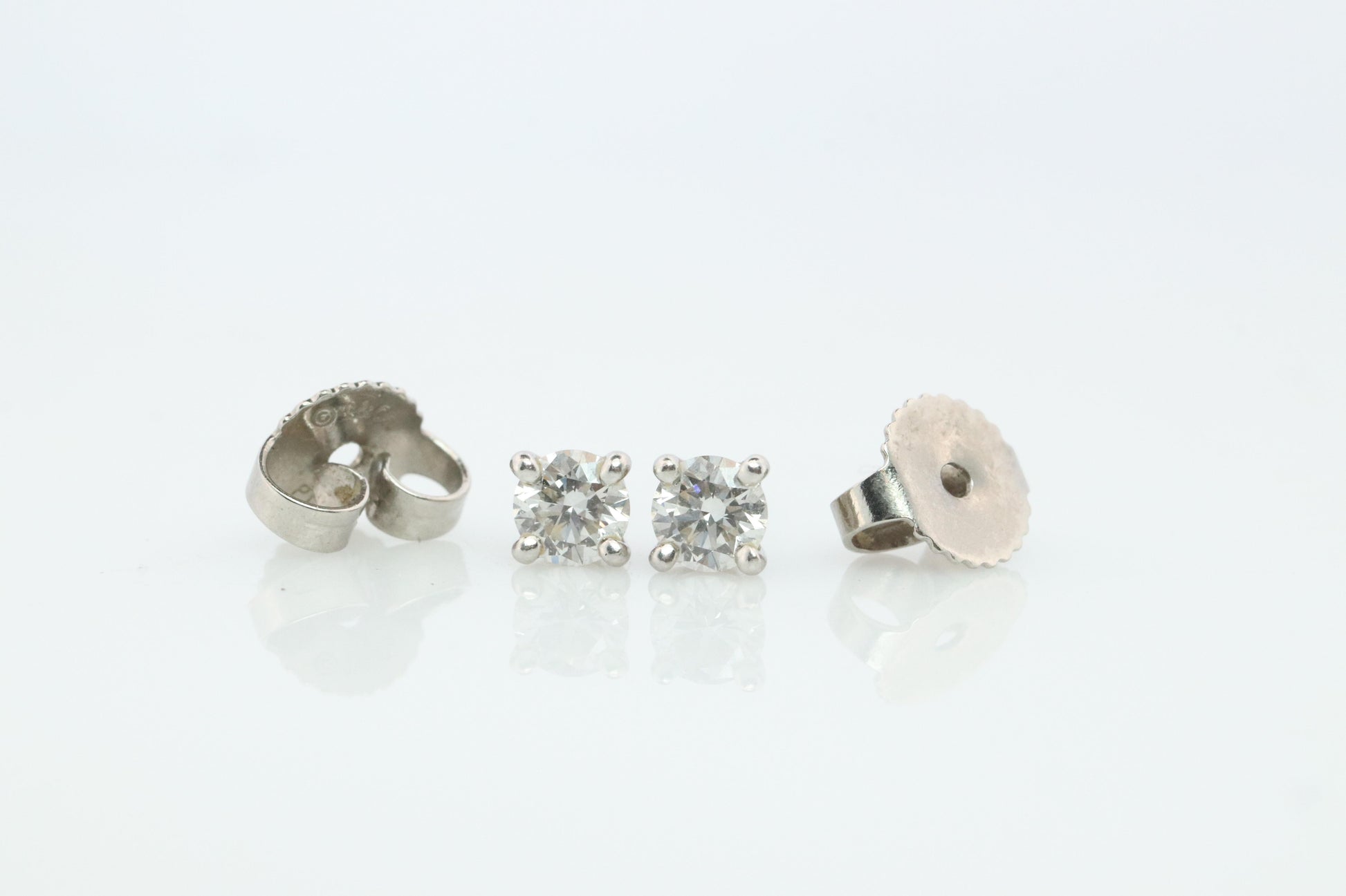 Tiffany & Co Diamond Stud Earrings. Platinum T&CO Diamond Studs.
