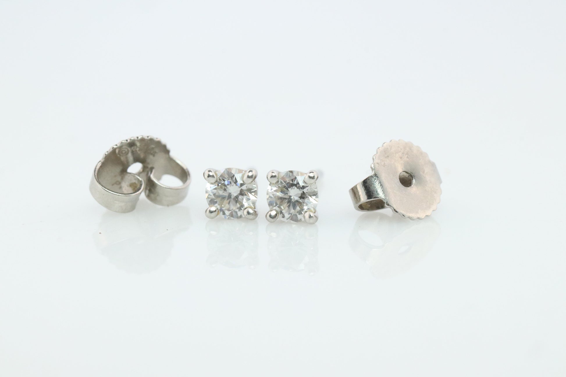 Tiffany & Co Diamond Stud Earrings. Platinum T&CO Diamond Studs.