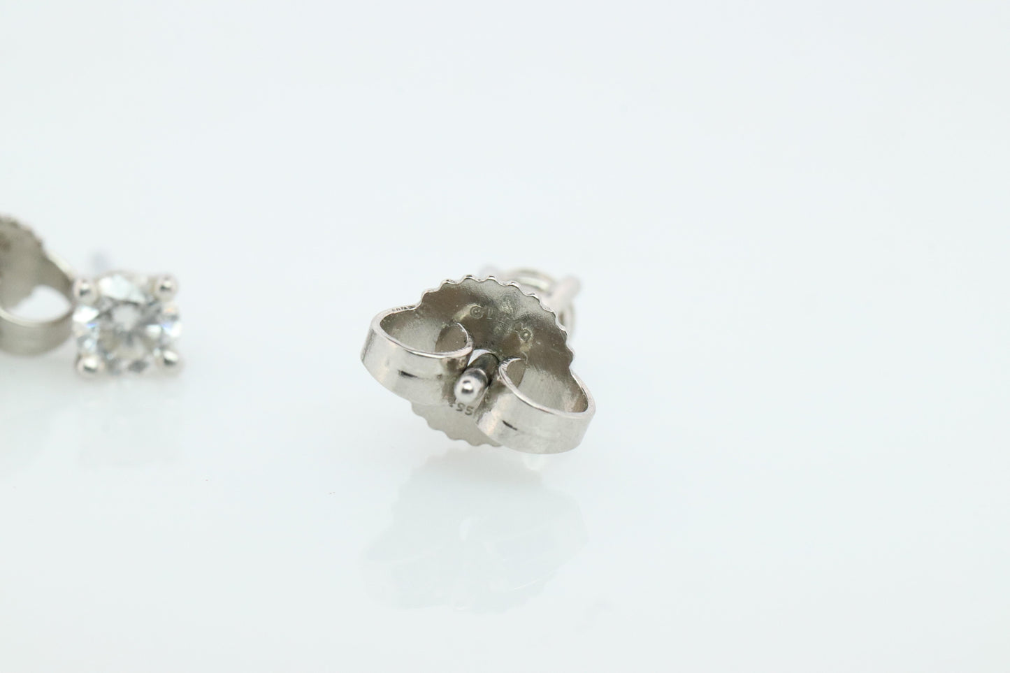 Tiffany & Co Diamond Stud Earrings. Platinum T&CO Diamond Studs.