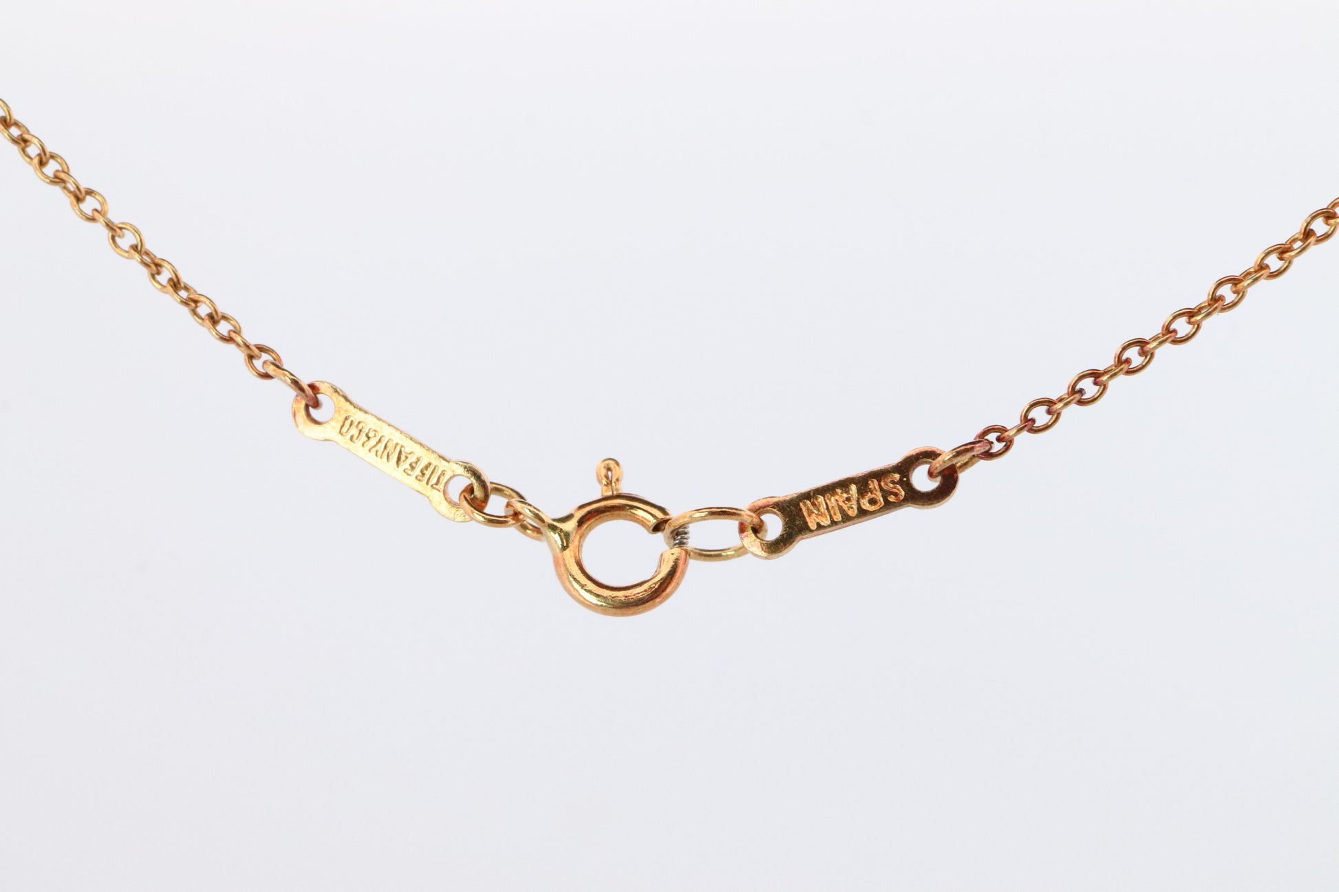 Tiffany and Co Heart Pendant. 18k Tiffany Elsa Peretti Heart Necklace