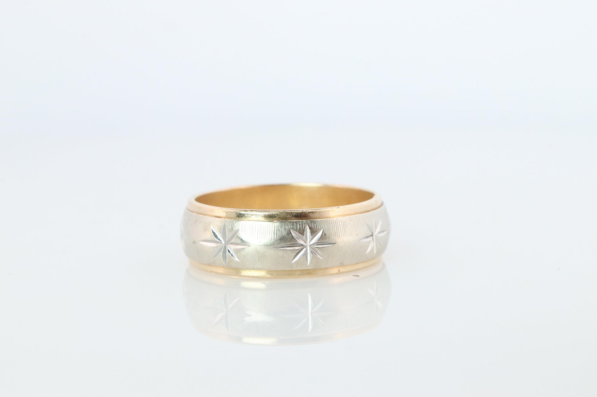 14k Wide Engraved Star Ornate band.  Vintage Multitone Embossed Engraved design.