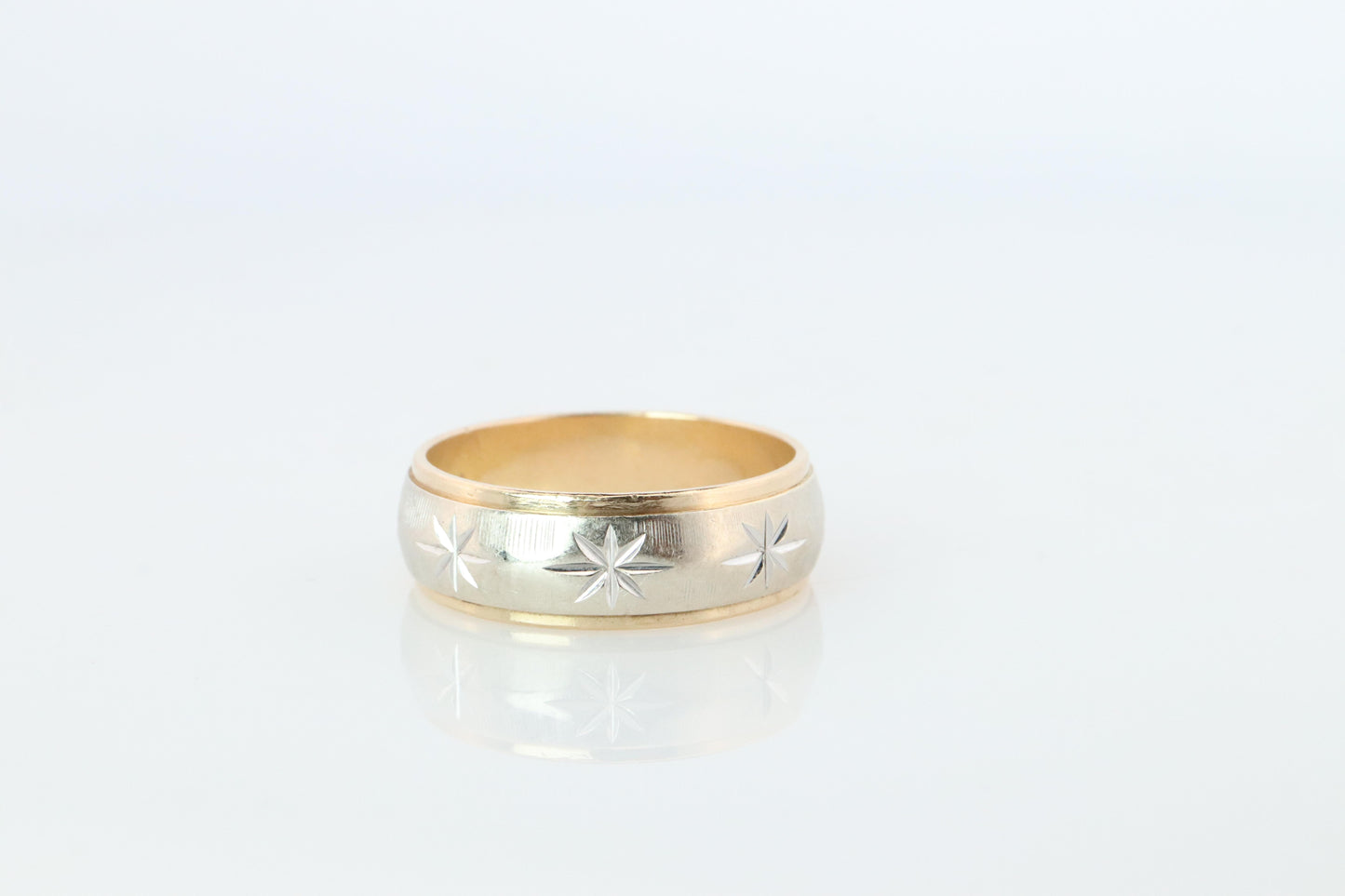 14k Wide Engraved Star Ornate band.  Vintage Multitone Embossed Engraved design.
