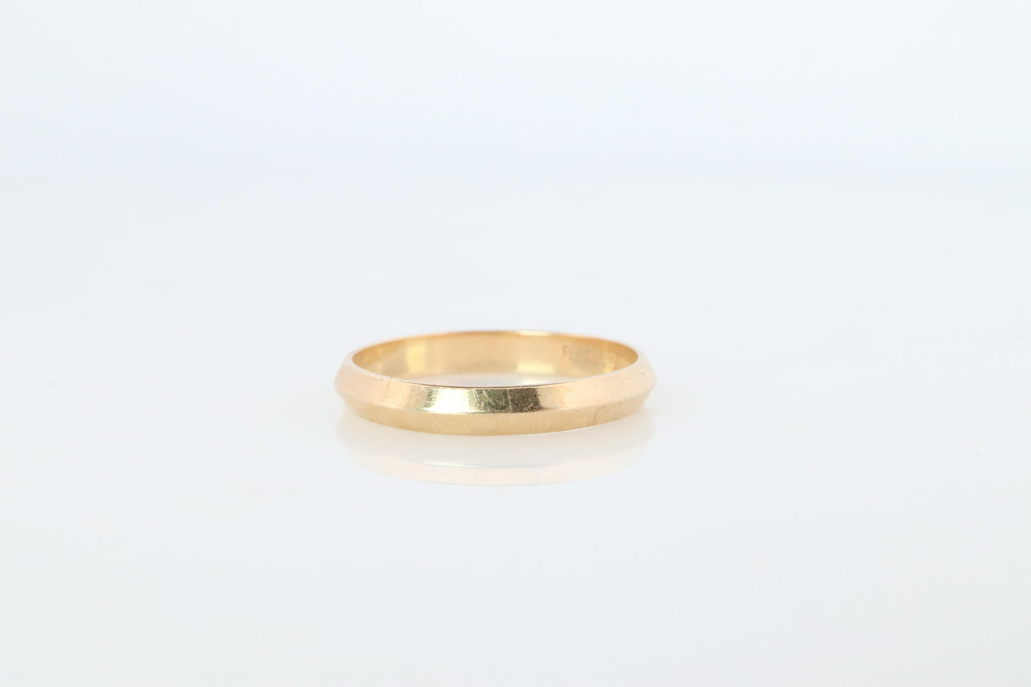 14k Knife Edge band. 14k RAMCO vintage 3mm Yellow Gold Ring.