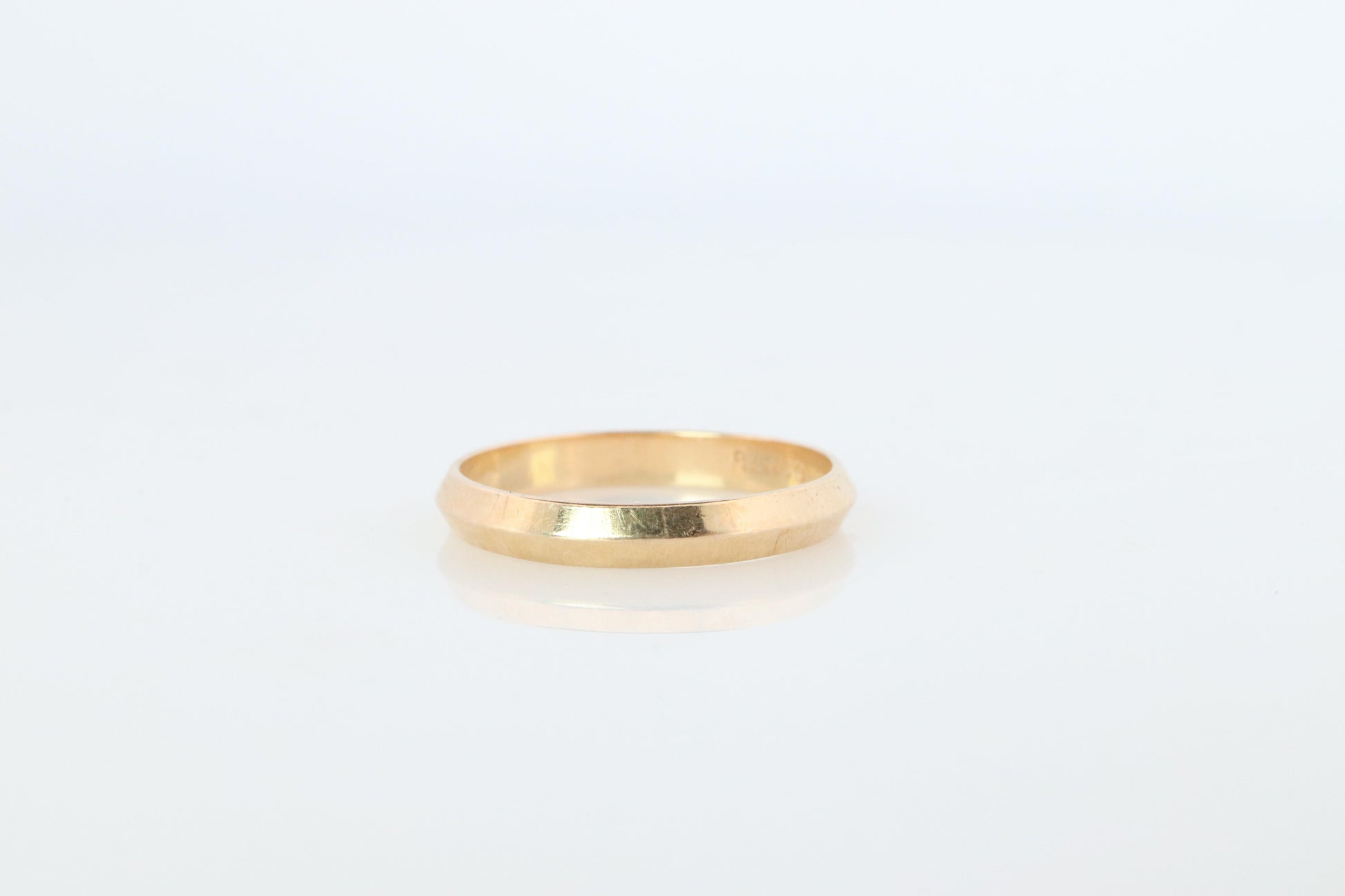 14k Knife Edge band. 14k RAMCO vintage 3mm Yellow Gold Ring.