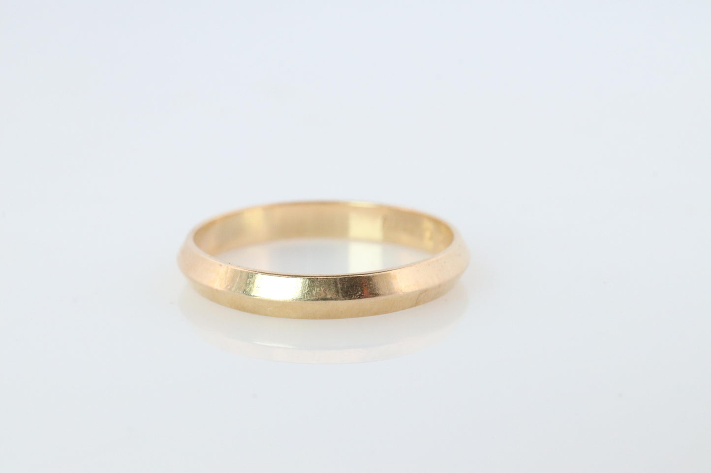 14k Knife Edge band. 14k RAMCO vintage 3mm Yellow Gold Ring.