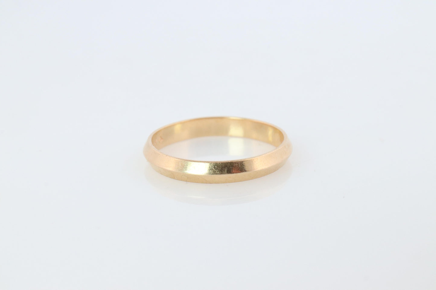 14k Knife Edge band. 14k RAMCO vintage 3mm Yellow Gold Ring.