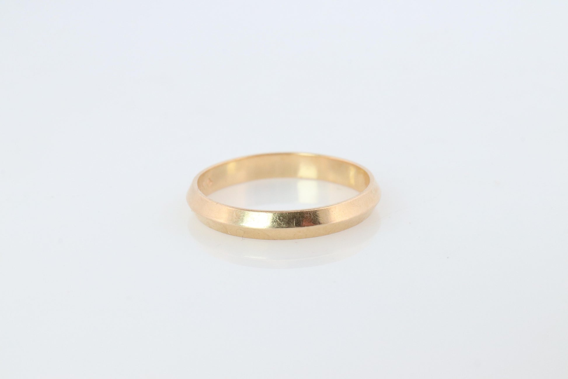 14k Knife Edge band. 14k RAMCO vintage 3mm Yellow Gold Ring.