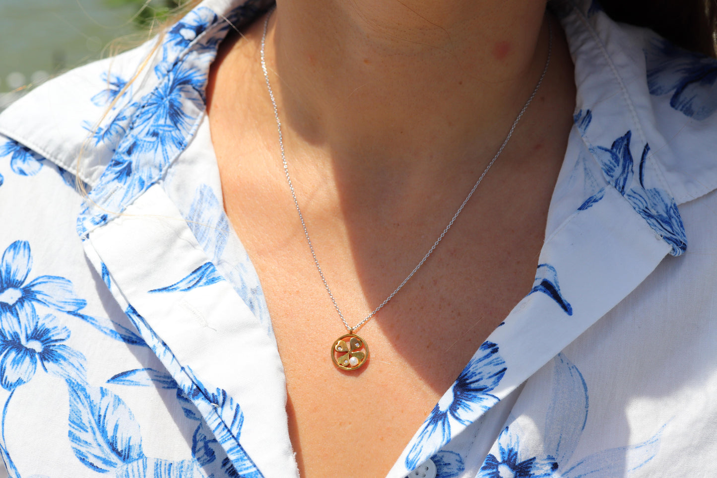 Mikimoto Pendant. Vintage 18k Gold Mikimoto Diamond Round Clover Leaf Necklace.