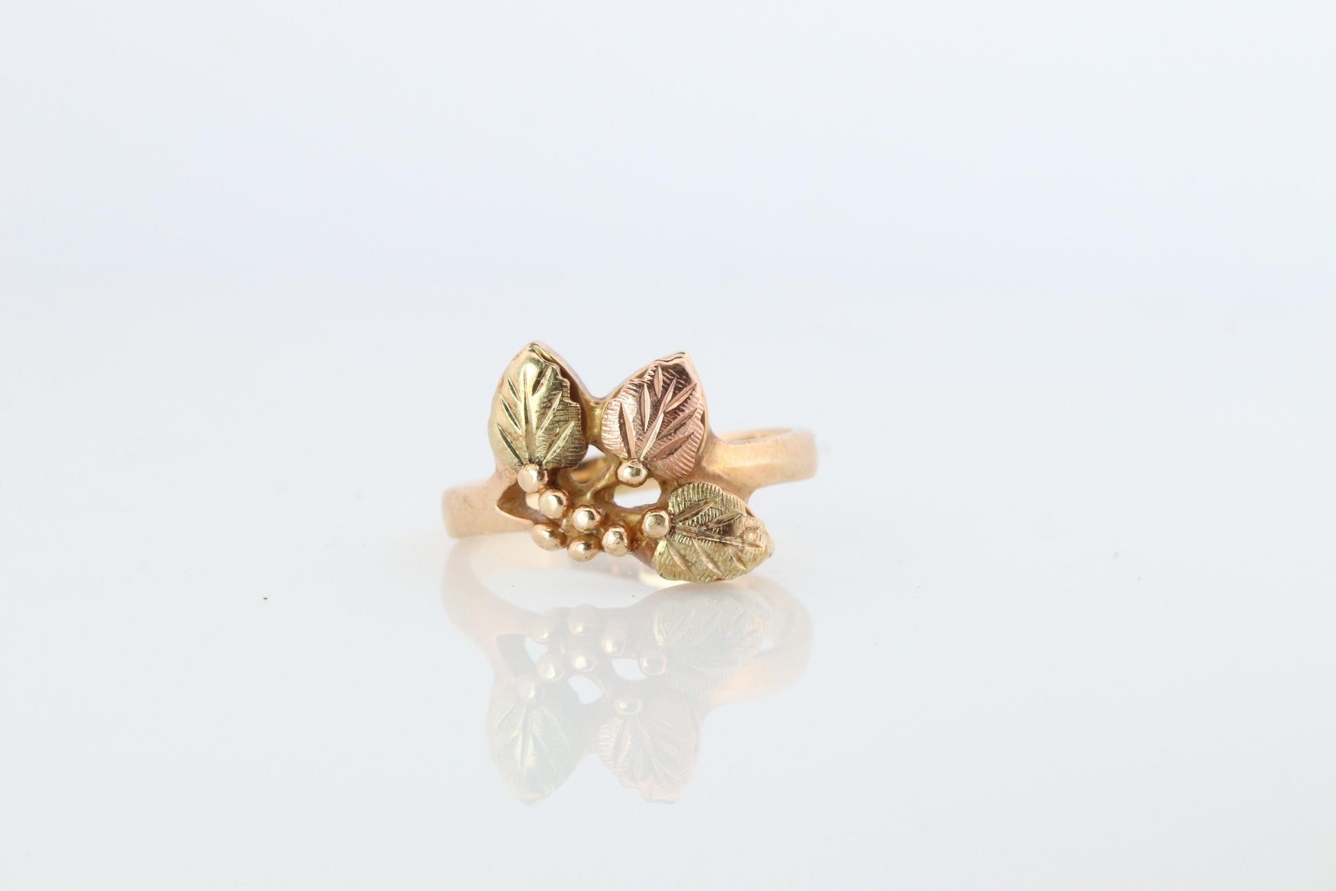 Black Hills Gold Ring. 10k 12k Black Hills Vine Leaf Cluster band